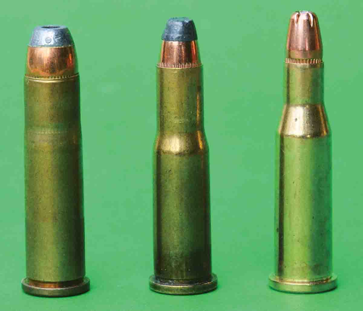 The .218 Bee (right) is based on the .32-20 (left) and .25-20 Winchester (center) case, but is slightly longer, features a different shoulder position and is thicker to withstand higher pressures.